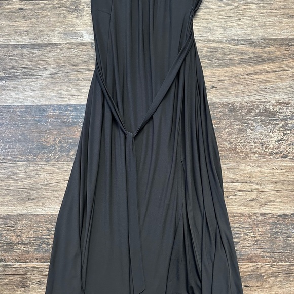 dressbarn Black Maxi Sheath Dress with Scoop Neck and Sleeveless Design - Picture 3 of 6